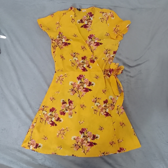 H&M Flower Dress - Picture 1 of 1